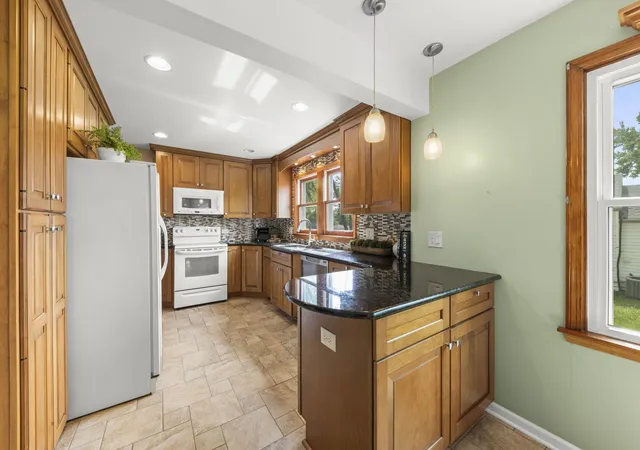 Photo 4 of Single family home for sale at 306 N La Londe Ave, Lombard, IL 60148 | MLS# 12730976 | Listing updated on 2026-09-15