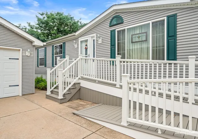 Photo 2 of Manufactured home for sale at 1251 Redbud Rd, Manteno, IL 60950 | MLS# 12731020 | Listing updated on 2026-08-14