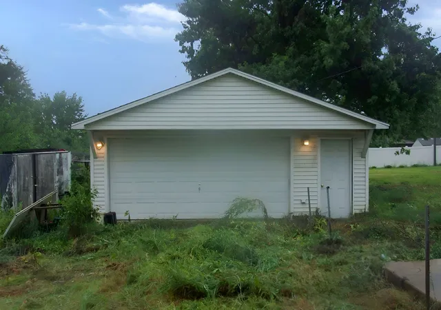 Photo 3 of Single family home for sale at 312 E Spruce St, Chatsworth, IL 60921 | MLS# 12731024 | Listing updated on 2026-09-14