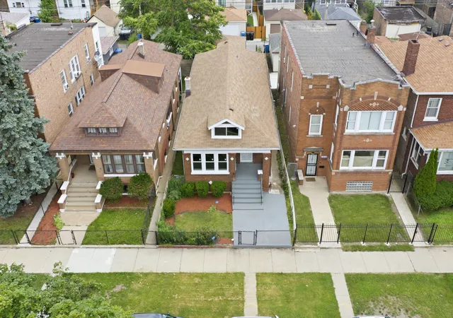 Photo 3 of Sale Pending at 7643 S Paulina St, Chicago, IL 60620 | MLS# 12731071 | Listing updated on 2026-09-14