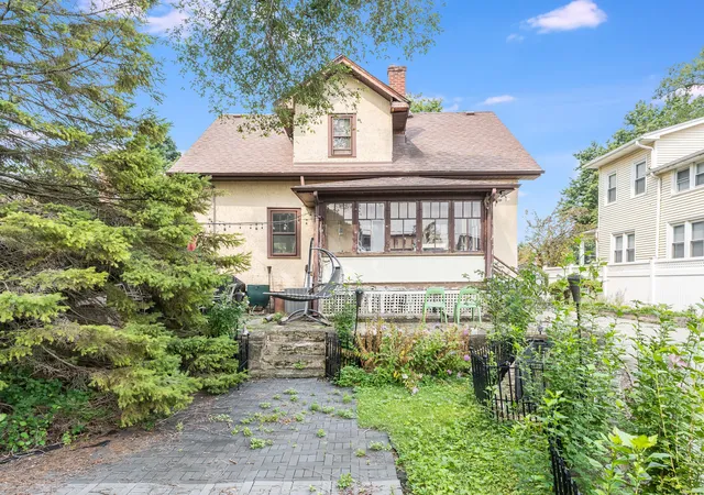 Photo 2 of Single family home for sale at 225 Pick Ave, Elmhurst, IL 60126 | MLS# 12731090 | Listing updated on 2026-09-19