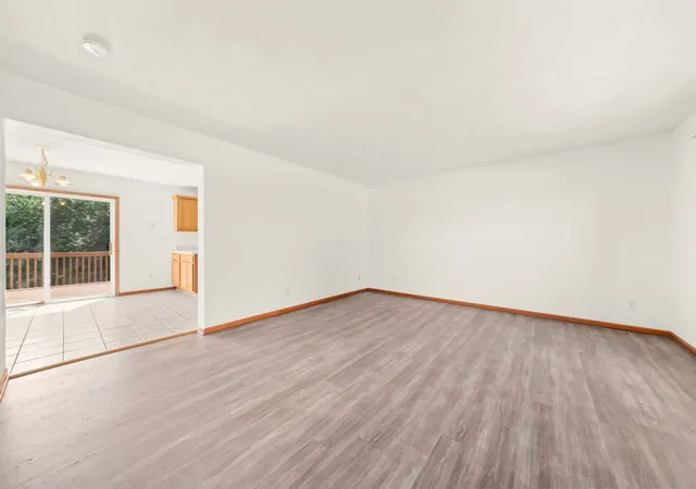 Photo 4 of Sale Pending at 5480 Bastian Blvd, South Beloit, IL 61080 | MLS# 12731130 | Listing updated on 2026-09-18