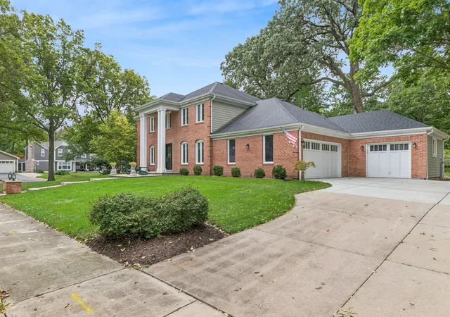 Photo 2 of Single family home for sale at 1415 Heatherton Dr, Naperville, IL 60563 | MLS# 12731164 | Listing updated on 2026-09-25