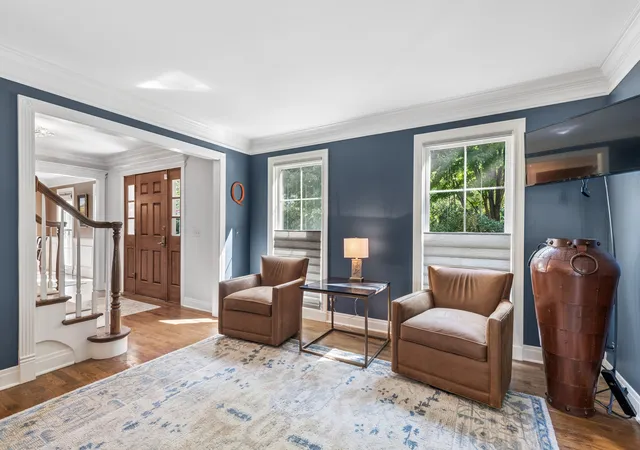 Photo 3 of Single family home for sale at 118 S Montclair Ave, Glen Ellyn, IL 60137 | MLS# 12731172 | Listing updated on 2026-09-24