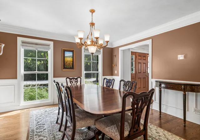 Photo 4 of Single family home for sale at 118 S Montclair Ave, Glen Ellyn, IL 60137 | MLS# 12731172 | Listing updated on 2026-09-24