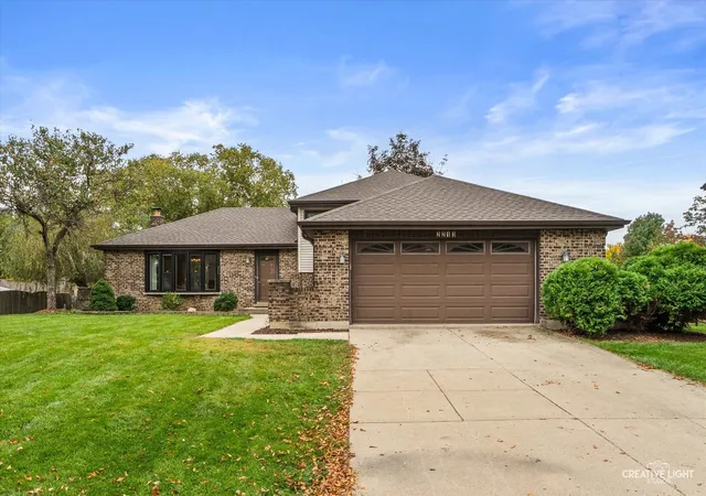 Single family home for sale at 2213 Hamilton Ln, Darien, IL 60561 | MLS# 12731198