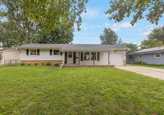 Single family home for sale at 241 Arrowhead Trl, Carol Stream, IL 60188 | MLS# 12731238 | Listing updated on 2026-09-24