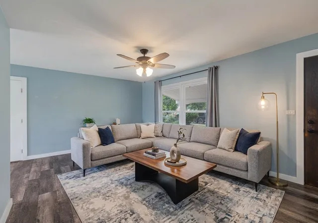 Photo 4 of Single family home for sale at 241 Arrowhead Trl, Carol Stream, IL 60188 | MLS# 12731238 | Listing updated on 2026-09-24