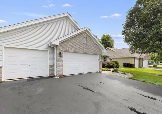 Photo 3 of Sale Pending at 10971 Dixon Pines Cir, Machesney Park, IL 61115 | MLS# 12731243 | Listing updated on 2026-08-15