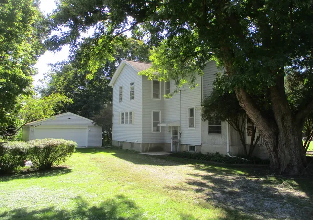 Photo 1 of Single family home for sale at 151 Jones St, Ottawa, IL 61350 | MLS# 12731276 | Listing updated on 2026-10-06