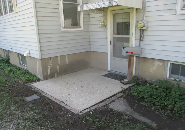 Photo 3 of Single family home for sale at 151 Jones St, Ottawa, IL 61350 | MLS# 12731276 | Listing updated on 2026-10-06