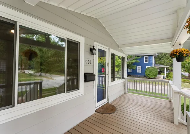 Photo 1 of Single family home for sale at 901 E Washington St, Urbana, IL 61801 | MLS# 12731311 | Listing updated on 2026-09-22