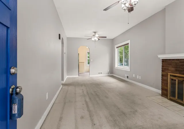 Photo 2 of Single family home for sale at 901 E Washington St, Urbana, IL 61801 | MLS# 12731311 | Listing updated on 2026-09-22