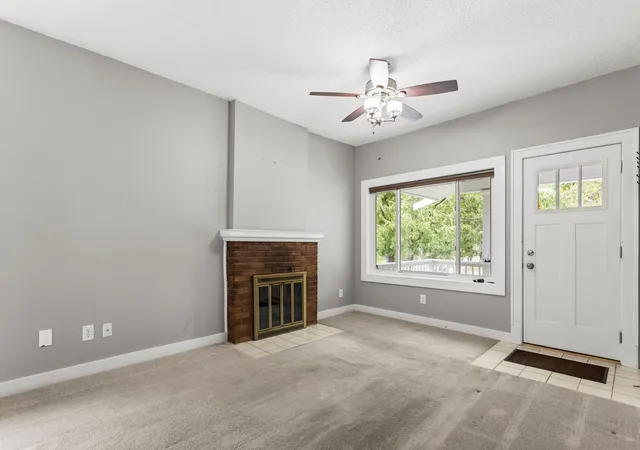 Photo 3 of Single family home for sale at 901 E Washington St, Urbana, IL 61801 | MLS# 12731311 | Listing updated on 2026-09-22