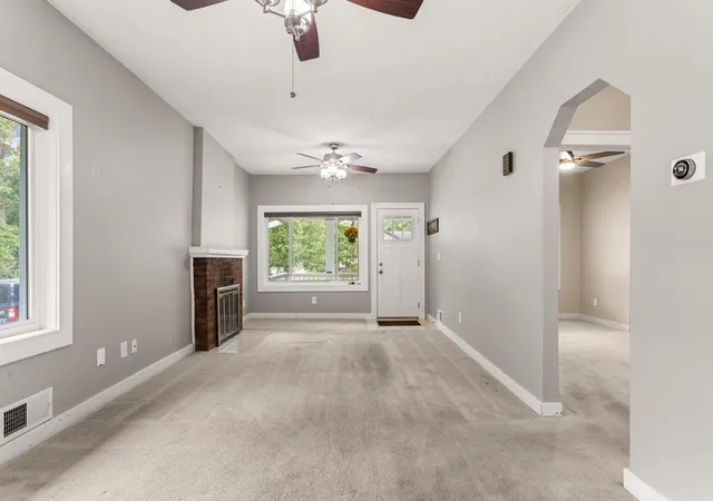 Photo 4 of Single family home for sale at 901 E Washington St, Urbana, IL 61801 | MLS# 12731311 | Listing updated on 2026-09-22