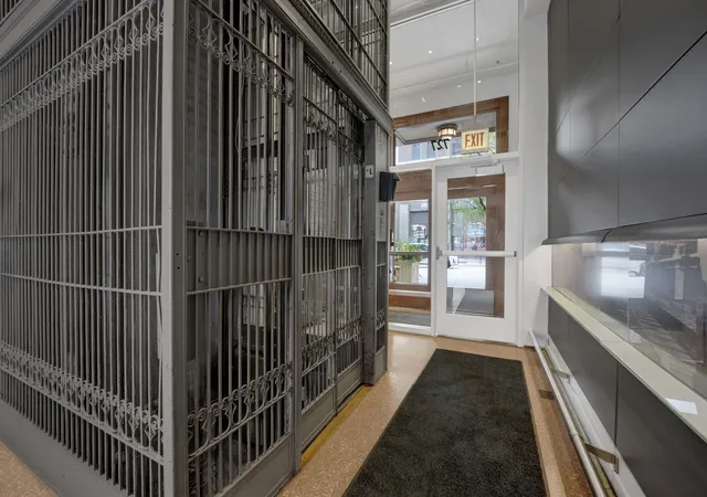 Photo 4 of Condo for sale at 727 S Dearborn St #311, Chicago, IL 60605 | MLS# 12731317 | Listing updated on 2026-10-23