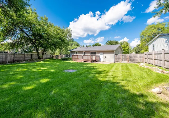 Photo 10 of Single family home for sale at 542 S 14th Street, St. Charles, IL 60174 | MLS# 12731381 | Listing updated on 2026-09-01