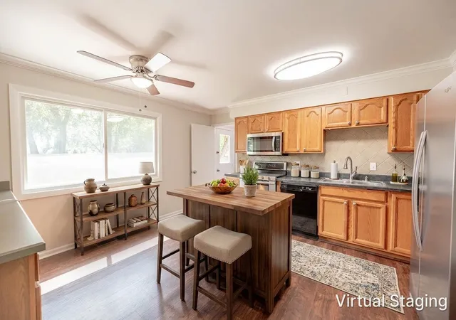 Photo 2 of Single family home for sale at 542 S 14th Street, St. Charles, IL 60174 | MLS# 12731381 | Listing updated on 2026-09-01