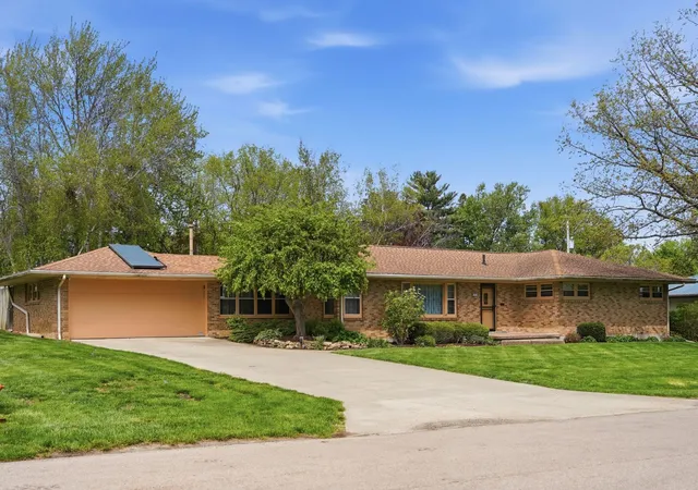 Photo 2 of Sale Pending at 1213 Douglas Ter, Dixon, IL 61021 | MLS# 12731411 | Listing updated on 2026-09-24