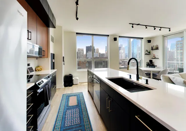 Photo 4 of Condo for sale at 421 W Huron St #1305, Chicago, IL 60654 | MLS# 12731412 | Listing updated on 2026-09-15