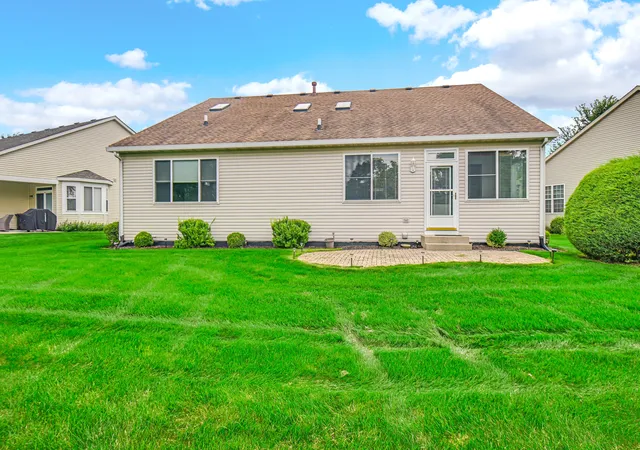 Photo 3 of Single family home for sale at 735 Pentwater Rd, Romeoville, IL 60446 | MLS# 12731418 | Listing updated on 2026-10-03