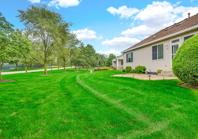 Photo 4 of Single family home for sale at 735 Pentwater Rd, Romeoville, IL 60446 | MLS# 12731418 | Listing updated on 2026-10-03