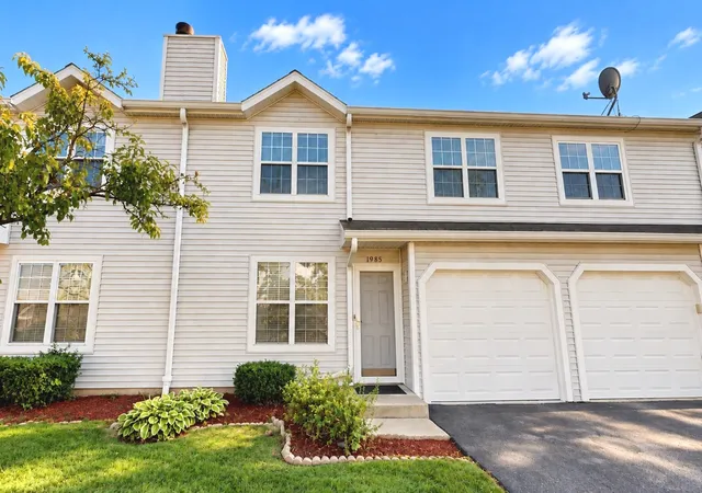 Photo 2 of Townhouse for sale at 1985 Westview Ln, Round Lake Beach, IL 60073 | MLS# 12731437 | Listing updated on 2026-09-23