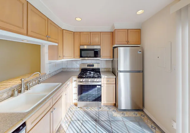 Photo 4 of Townhouse for sale at 1985 Westview Ln, Round Lake Beach, IL 60073 | MLS# 12731437 | Listing updated on 2026-09-13