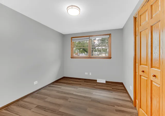 Photo 4 of Single family home for sale at 17537 70th Court, Tinley Park, IL 60477 | MLS# 12731457 | Listing updated on 2026-09-12