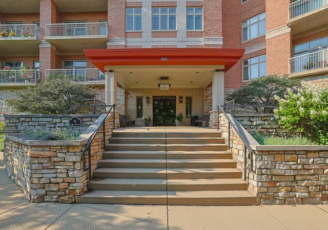 Photo 3 of Condo for sale at 40 Prairie Park Dr #601, Wheeling, IL 60090 | MLS# 12731530 | Listing updated on 2026-09-29