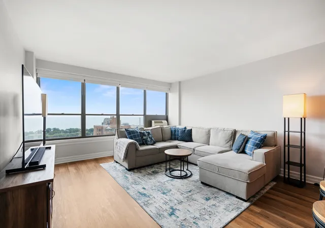 Photo 3 of Sale Pending at 2930 N Sheridan Rd #2108, Chicago, IL 60657 | MLS# 12731549 | Listing updated on 2026-09-23