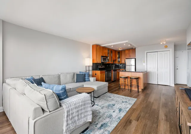 Photo 4 of Sale Pending at 2930 N Sheridan Rd #2108, Chicago, IL 60657 | MLS# 12731549 | Listing updated on 2026-09-23