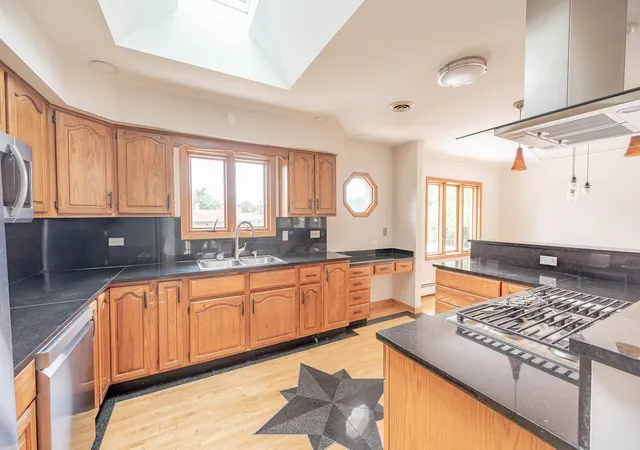 Photo 4 of Single family home for sale at 6524 Cedar Rd, Oak Forest, IL 60452 | MLS# 12731603 | Listing updated on 2026-09-22