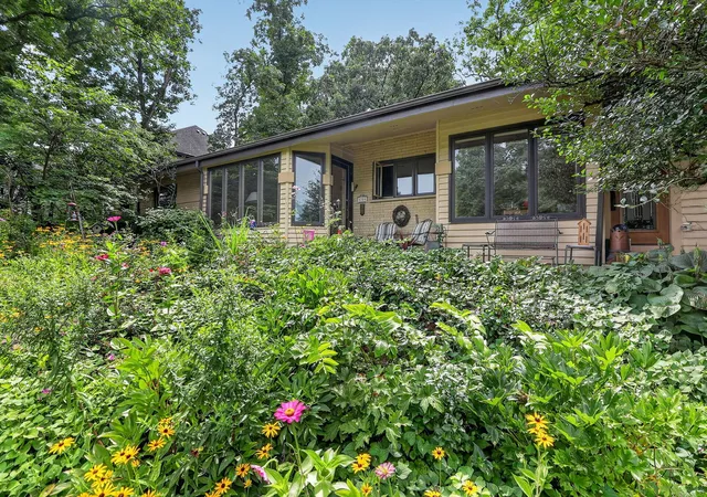 Photo 4 of Single family home for sale at 3700 Douglas Rd, Downers Grove, IL 60515 | MLS# 12731610 | Listing updated on 2026-09-27