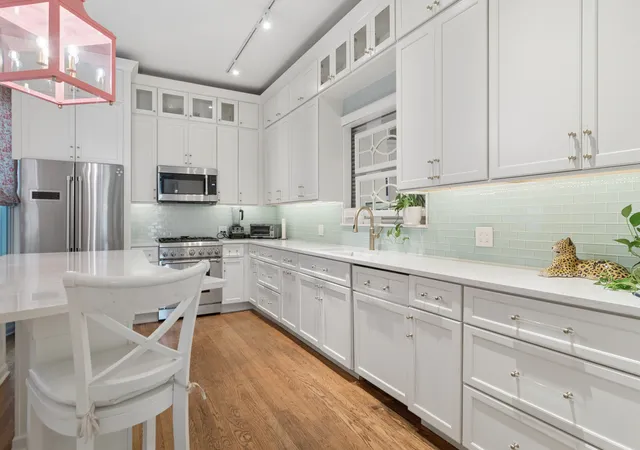 Photo 4 of Sale Pending at 1329 N Dearborn St #3, Chicago, IL 60610 | MLS# 12731612 | Listing updated on 2026-10-08
