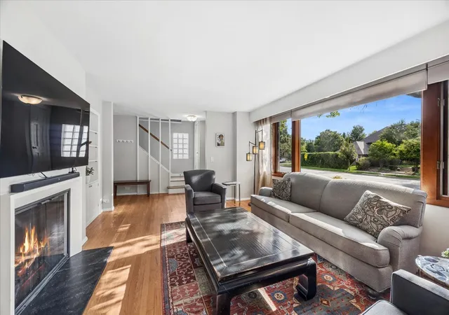 Photo 3 of Single family home for sale at 1100 N Oak Park Ave, Oak Park, IL 60302 | MLS# 12731628 | Listing updated on 2026-09-14