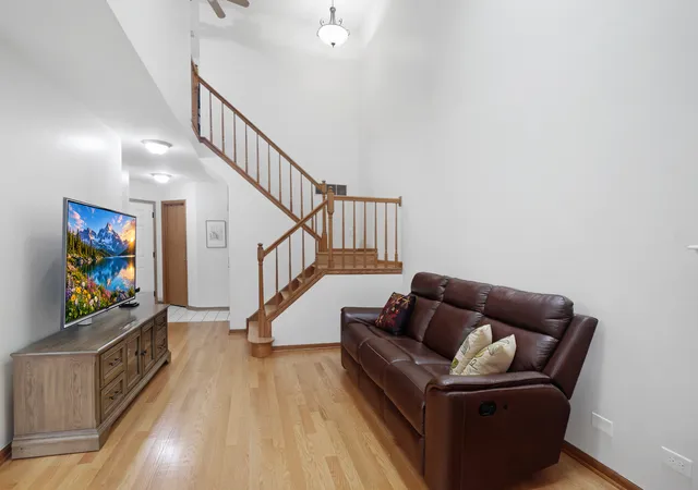 Photo 3 of Townhouse for sale at 218 Woodstone Dr, Buffalo Grove, IL 60089 | MLS# 12731636 | Listing updated on 2026-10-14