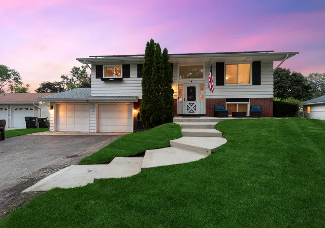 Photo 2 of Sale Pending at 21w340 Audubon Rd, Lombard, IL 60148 | MLS# 12731686 | Listing updated on 2026-08-26