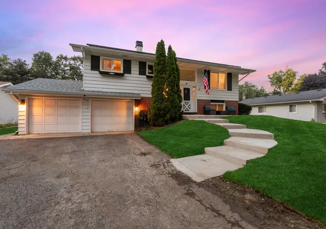 Photo 3 of Sale Pending at 21w340 Audubon Rd, Lombard, IL 60148 | MLS# 12731686 | Listing updated on 2026-08-26