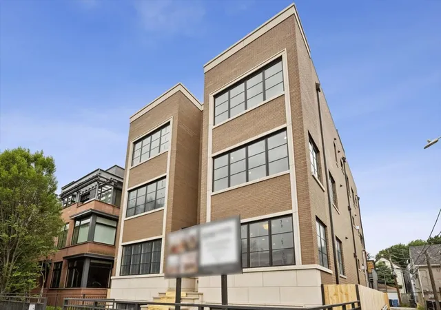 Photo 1 of Condo for sale at 2644 N Lakewood Ave #2N, Chicago, IL 60614 | MLS# 12731733 | Listing updated on 2026-09-15