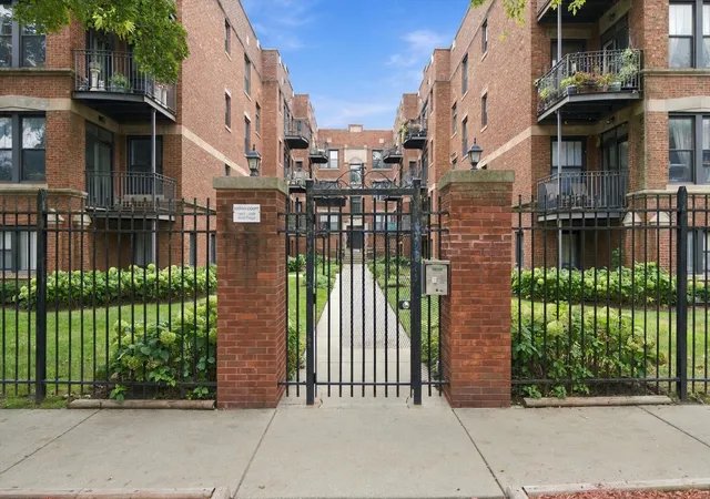 Condo for sale at 1627 W Fargo Ave #1S, Chicago, IL 60626 | MLS# 12731740