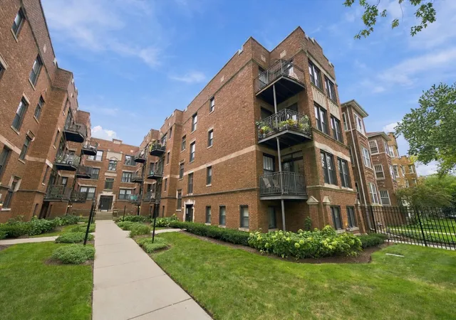 Photo 4 of Condo for sale at 1627 W Fargo Ave #1S, Chicago, IL 60626 | MLS# 12731740 | Listing updated on 2026-10-06
