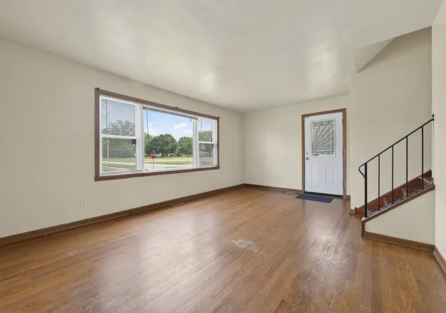 Photo 2 of Single family home for sale at 524 Hirsch Ave, Calumet City, IL 60409 | MLS# 12731755 | Listing updated on 2026-09-14