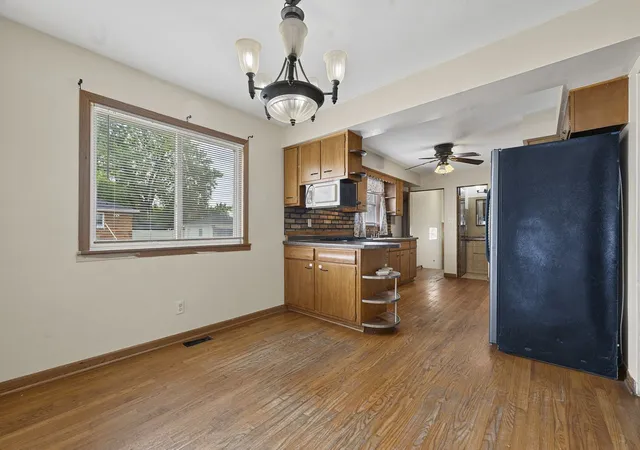 Photo 4 of Single family home for sale at 524 Hirsch Ave, Calumet City, IL 60409 | MLS# 12731755 | Listing updated on 2026-09-29