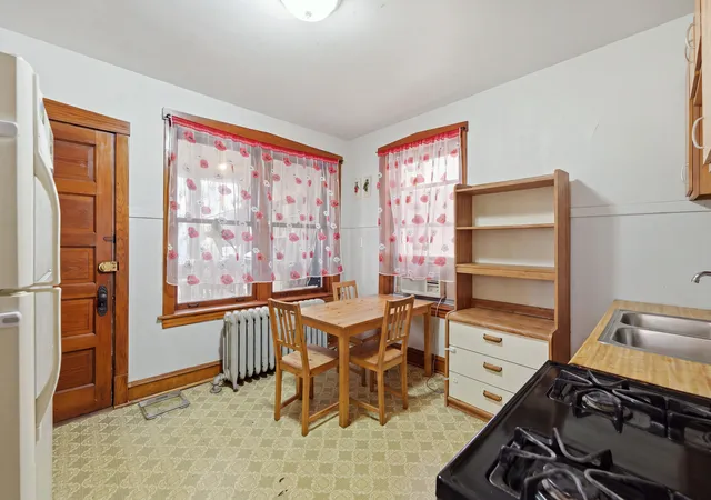 Photo 4 of Sale Pending at 2244 W Huron St, Chicago, IL 60612 | MLS# 12731756 | Listing updated on 2026-08-25