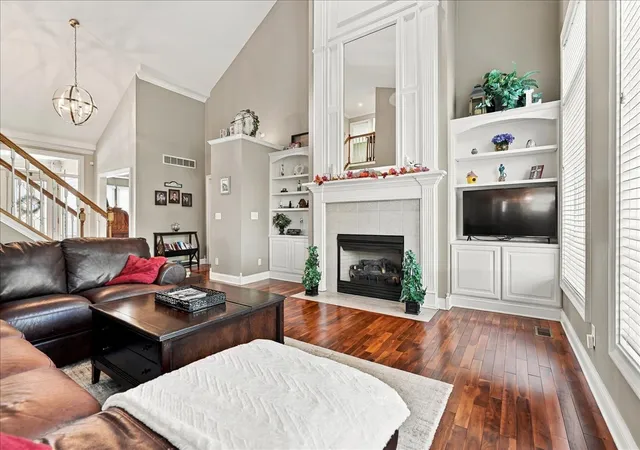 Photo 3 of Single family home for sale at 20 Knollbrook Ct, Bloomington, IL 61705 | MLS# 12731837 | Listing updated on 2026-10-27