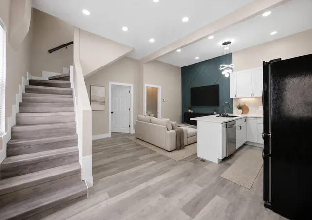 Listing Photo 4 - Condo for sale in building located at 2407 S Albany Ave, Chicago, IL 60623