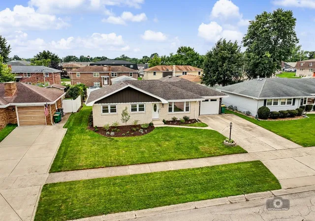 image of 605 Gloria St, Lockport, IL 60441 | MLS# 12731903