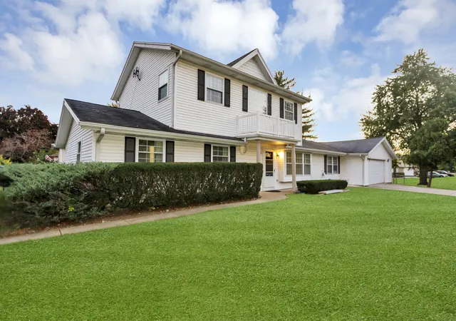 Photo 3 of Single family home for sale at 1235 W Schaumburg Rd, Schaumburg, IL 60194 | MLS# 12731935 | Listing updated on 2026-09-13