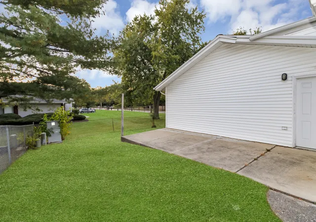 Photo 4 of Single family home for sale at 1235 W Schaumburg Rd, Schaumburg, IL 60194 | MLS# 12731935 | Listing updated on 2026-09-13